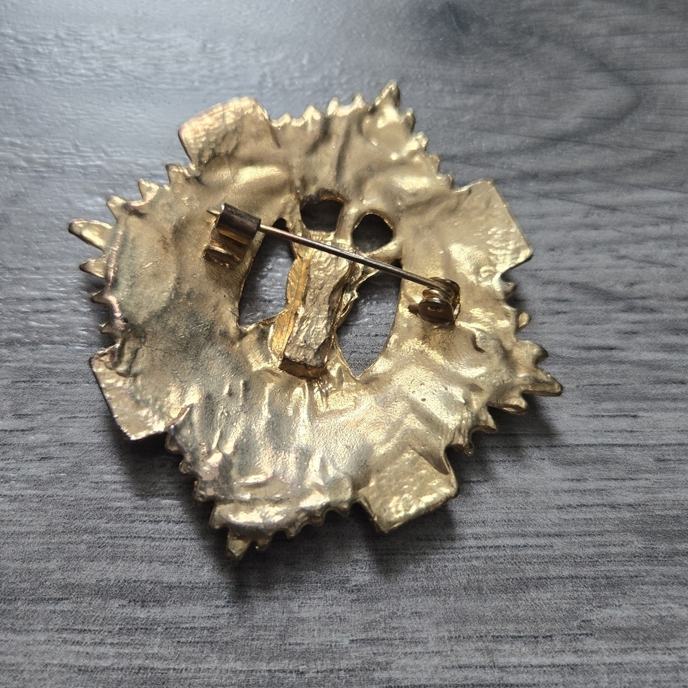 Gold and Black Decorative Brooch - Picture 5 of 5